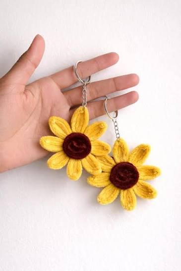Premium Handcrafted Pipe Cleaner Keychain | Cute Fuzzy Chenille Stem Bag Charms & Keyrings